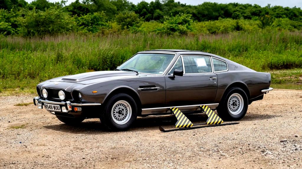 Τζέιμς Μποντ: Η Aston Martin V8 του 007
