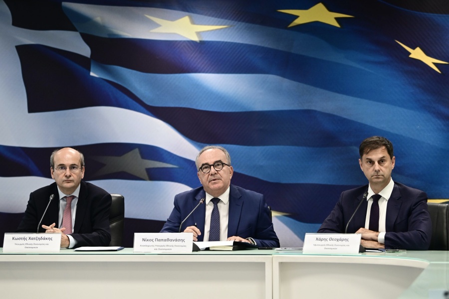 Χατζηδάκης: Παρατείνεται μέχρι τον Οκτώβριο το market pass - Οριζόντια αύξηση €70 στους δημοσίους υπαλλήλους