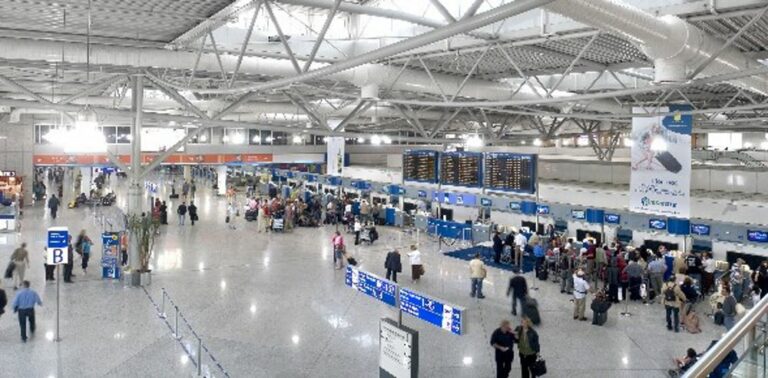 Αυξήθηκε η κίνηση επιβατών στα ελληνικά αεροδρόμια τον Ιούνιο