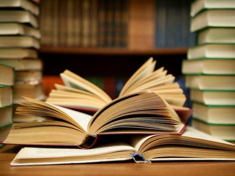 ΔΥΠΑ: Ξεκινούν οι αιτήσεις για τη χορήγηση επιταγών βιβλίων