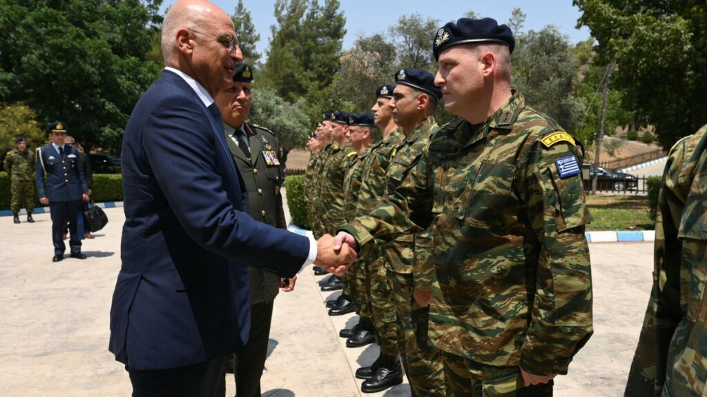Δένδιας: Αυξάνεται το πτητικό επίδομα των πιλότων των πυροσβεστικών αεροσκαφών