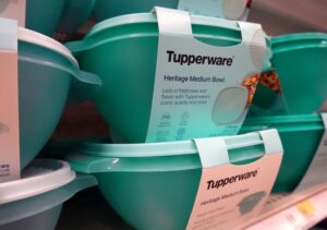 Tupperware: Η "ανεξήγητη" άνοδος της μετοχής κατά 700% μέσα σε δυο εβδομάδες