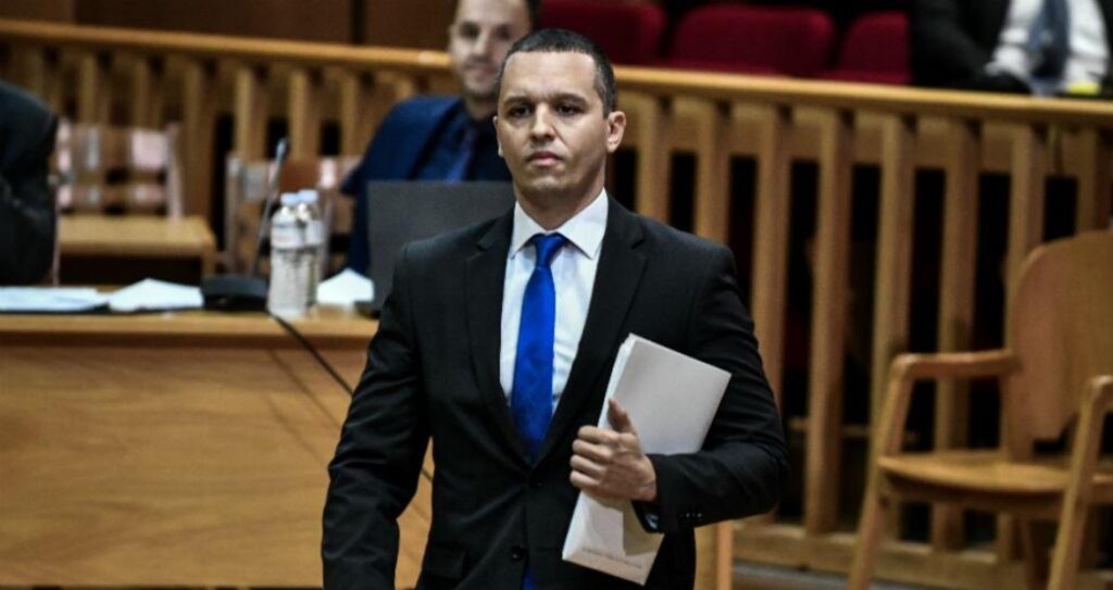 Το παιχνίδι του Κασιδιάρη με τις εκλογές και τη Βουλή και ο Χίτλερ