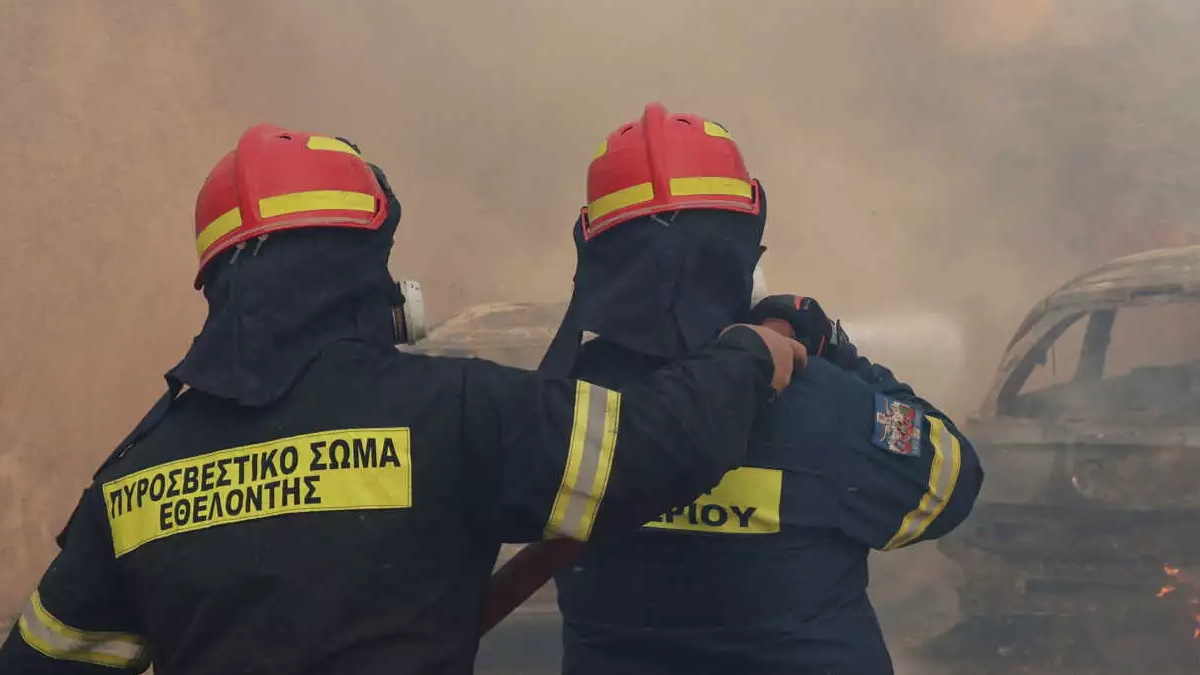 Θάνατος ήρωα πυροσβέστη στην Ρόδο: Η απώλεια που συγκλονίζει και οι αναπάντητες ερωτήσεις