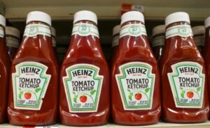 Kraft Heinz: "Βουτιά" στην κατανάλωση καθώς οι Αμερικανοί έκοψαν την ακριβή κέτσαπ