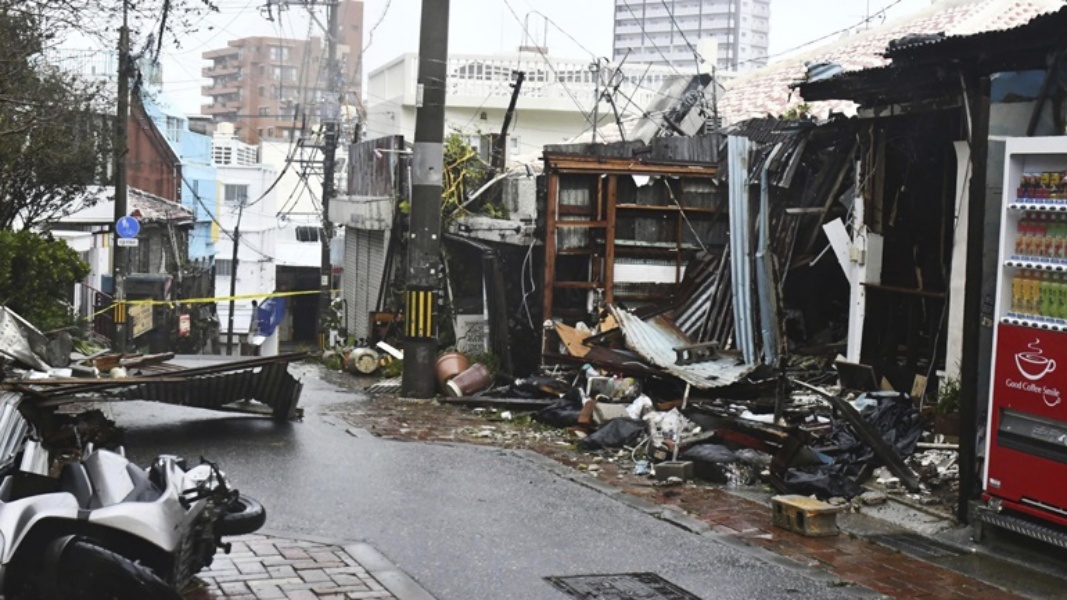Ιαπωνία: Ο τυφώνας Χανούν στοίχισε τη ζωή σε δύο ανθρώπους - Τουλάχιστον 62 οι τραυματίες