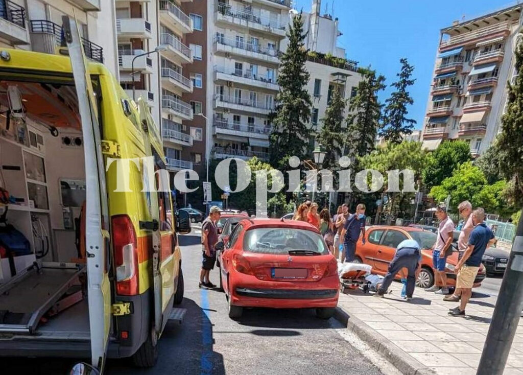 Διανομέας παρέδωσε “παραγγελία” με μπουνιές: Αντέδρασε σε παρατήρηση ηλικιωμένου για το μηχανάκι το