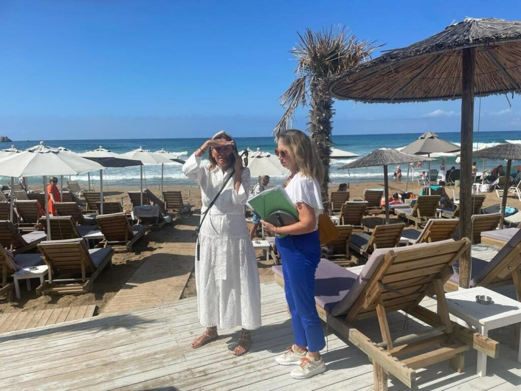 Κίνημα της Πετσέτας: Παράνομη κατάληψη παραλιών στην Κέρκυρα-Μπαράζ ελέγχων και σε άλλες περιοχές (βίντεο)