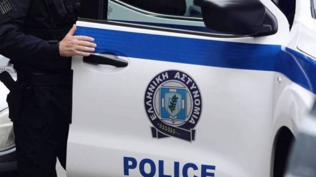 Φωτιά στον Ασπρόπυργο: Αστυνομικοί τραυματίστηκαν όταν εμπόδισαν πλιάτσικο σε εργοστάσιο