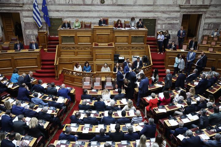 “Επί τροχάδην” το οικονομικό επιτελείο της κυβέρνησης!