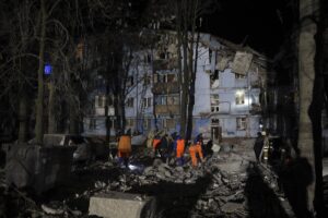 Πόλεμος στην Ουκρανία: Τουλάχιστον τρεις νεκροί από ρωσικό χτύπημα στη Ζαπορίζια – Βίντεο του Ζελένσκι από τον τόπο της επίθεσης