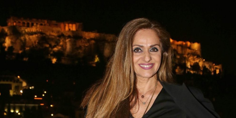 Η Βίκυ Κουλιανού απολαμβάνει τις διακοπές της στην Σαντορίνη και κολάζει τους followers της (ΦΩΤΟ)