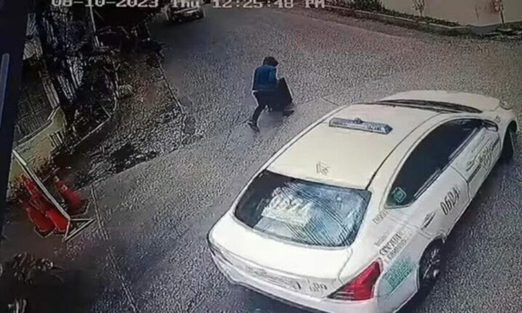 Σοκαριστικό βίντεο: Απήγαγε 8χρονο κορίτσι και το έσερνε μέσα σε βαλίτσα