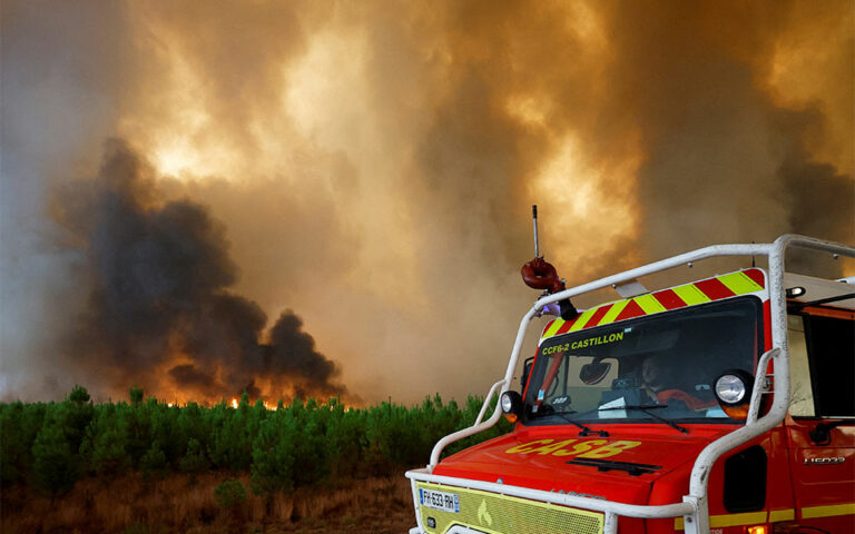 Γαλλία: Πυρκαγιά στα νότια - Απομακρύνθηκαν 3.000 άνθρωποι