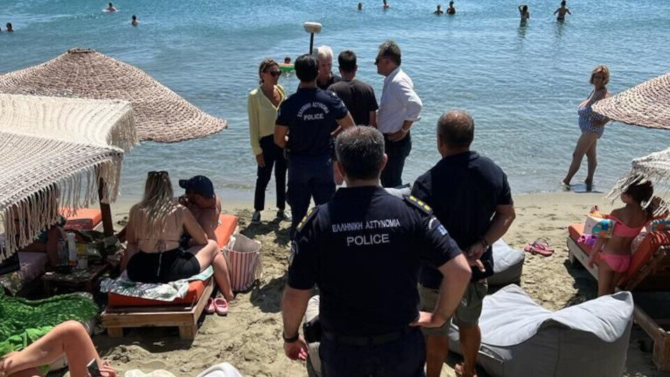 Έφοδος των αρμοδίων αρχών στις παραλίες της Τήνου