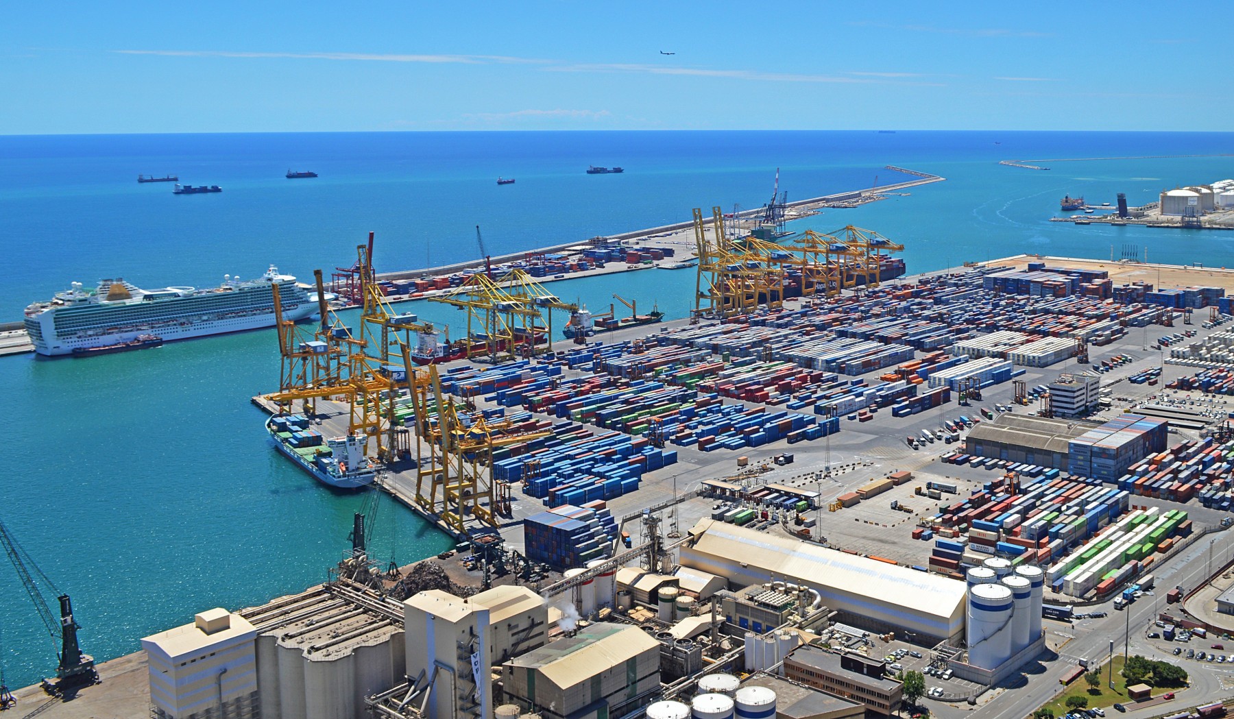 Λιμάνι της Βαρκελώνης: Σημαντική μείωση στη διακίνηση εμπορευμάτων το πρώτο εξάμηνο του 2023