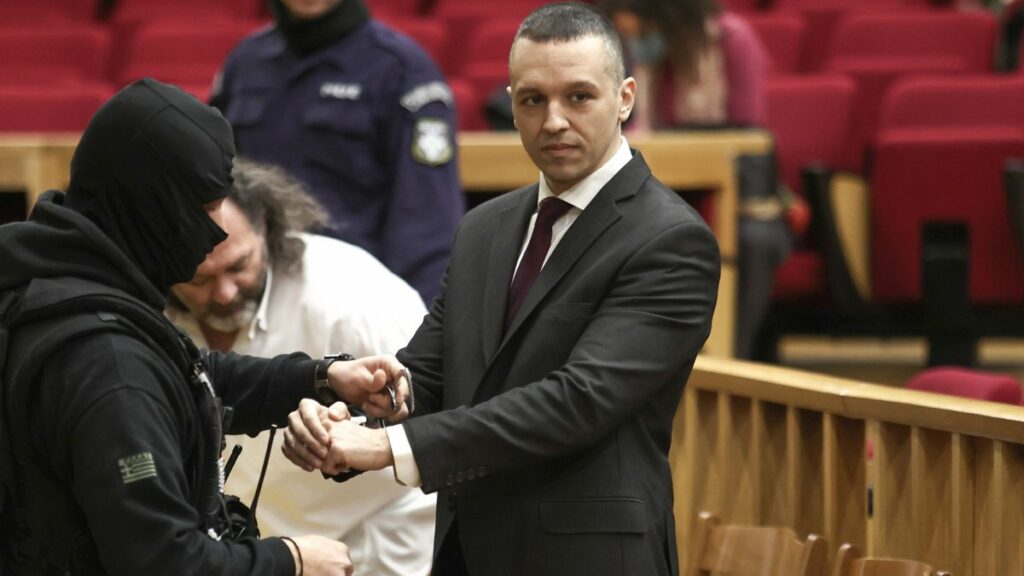 «Πονοκέφαλος» ο Κασιδιάρης και ο δήμος Αθηναίων