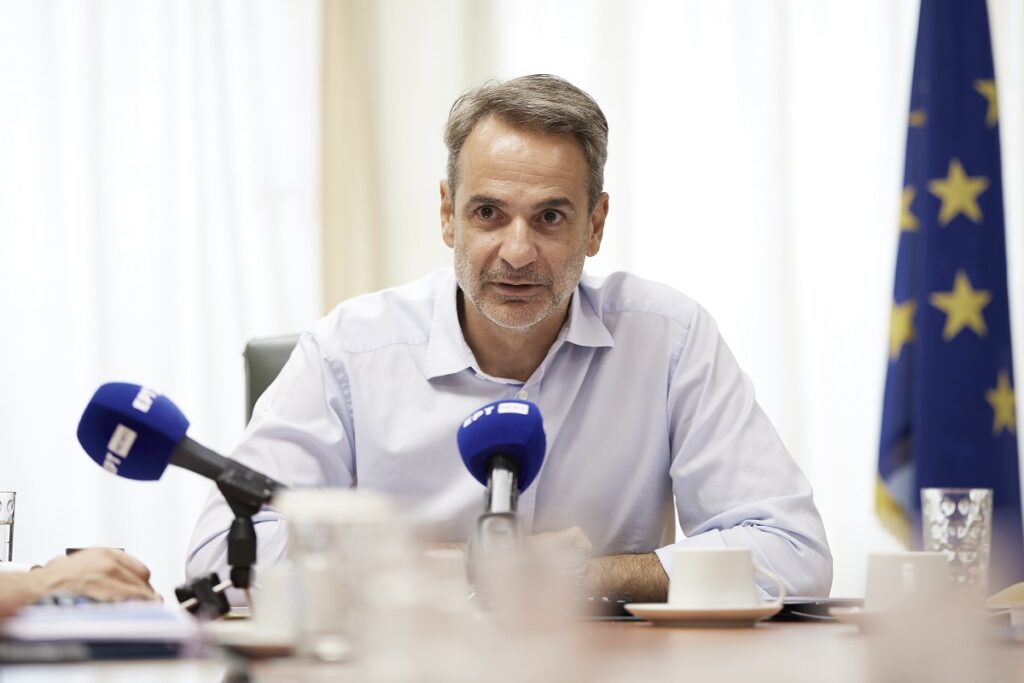 Μητσοτάκης: Στο Συντονιστικό Κέντρο της Πολιτικής Προστασίας - Ενημερώνεται για τις πυρκαγιές