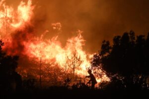 Ανοιχτό το ενδεχόμενο εμπρησμού στην Κερατέα, αφήνει ο δήμαρχος Λαυρεωτικής - Τι αποκάλυψε