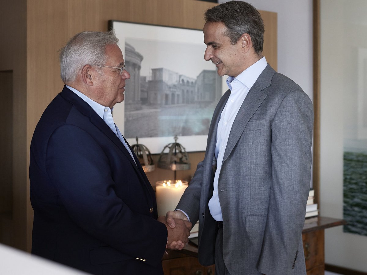 Κυριάκος Μητσοτάκης: Παρέθεσε γεύμα στον Ρόμπερτ Μενέντεζ - Συζήτησαν για τις ελληνοαμερικανικές σχέσεις