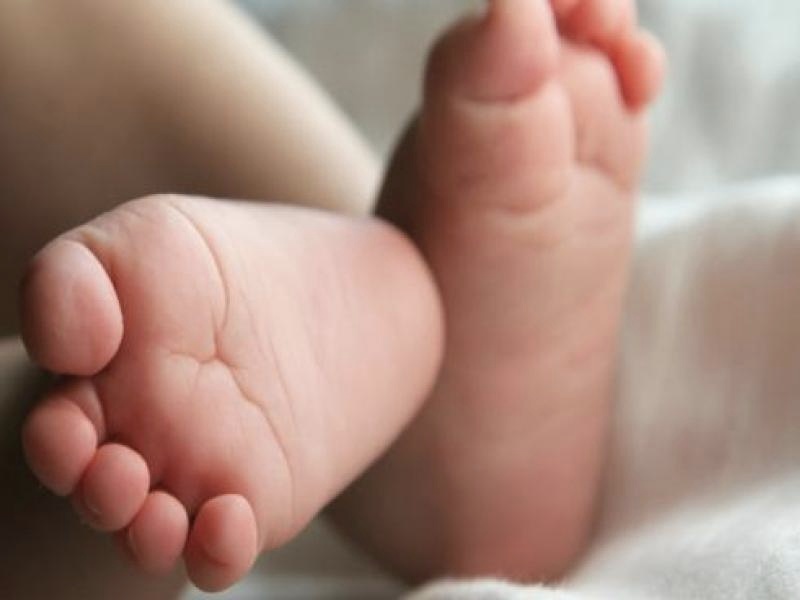 Τραγωδία στον Βόλο: Βρέφος πέθανε 80 λεπτά μετά τη γέννησή του