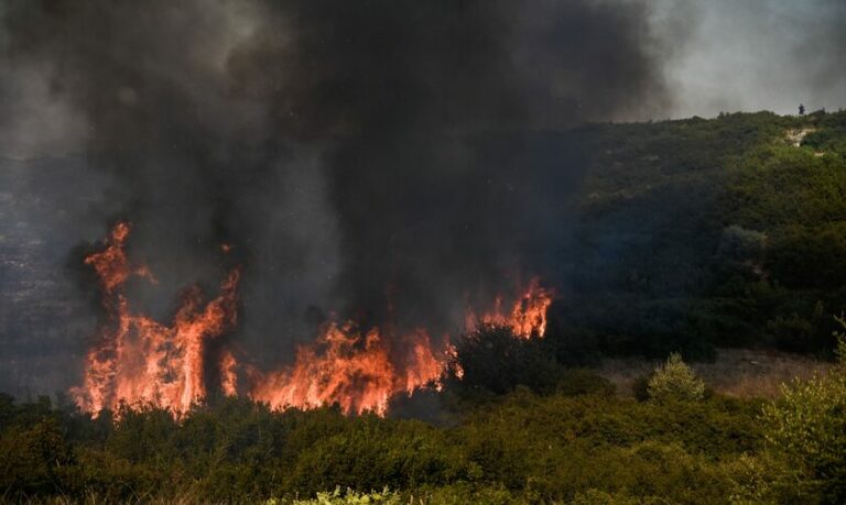 Στα ύψη ο κίνδυνος εκδήλωσης φωτιάς αύριο σε 21 περιοχές της χώρας