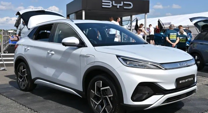 BYD: Ορατός ο στόχος για 6 εκατ. αυτοκίνητα μέσα στο 2025