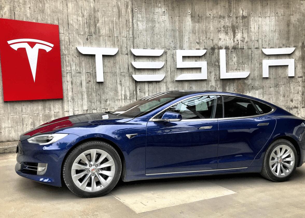 Η Tesla μειώνει τιμές στην Κίνα - Φόβοι για πόλεμο τιμών στην αυτοκινητοβιομηχανία