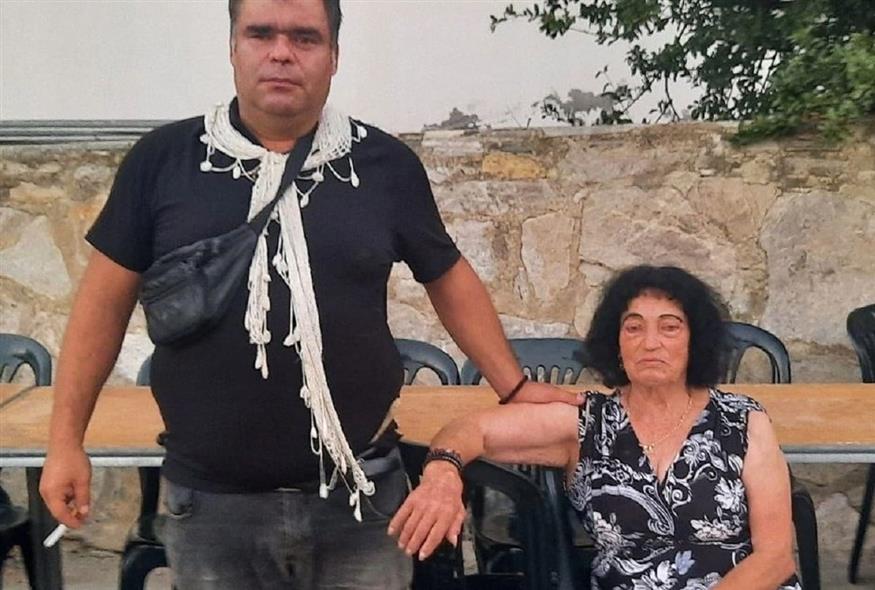 Η 82χρονη Παρασκιώ αρραβωνιάστηκε τον 41χρονο Κωστή