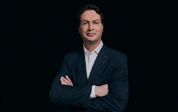 Ola Kaellenius (Mercedes): Το κόστος των ηλεκτροκίνητων οχημάτων θα παραμείνει υψηλό