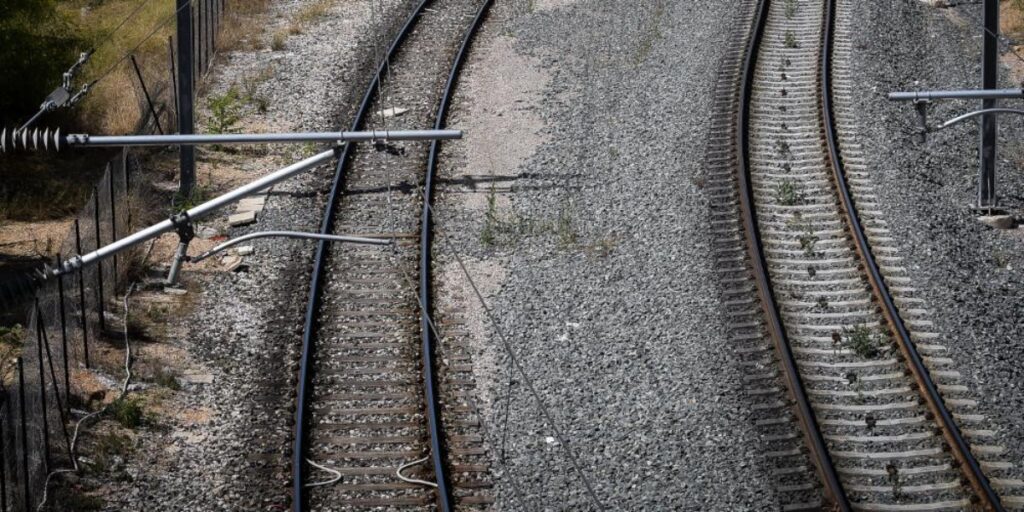 Θεσσαλονίκη: Τρένο παρέσυρε άτομο εντός των γραμμών, λίγο έξω από τον σταθμό