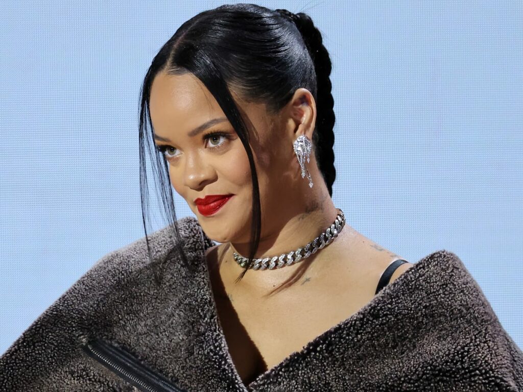 230908104427_rihanna-