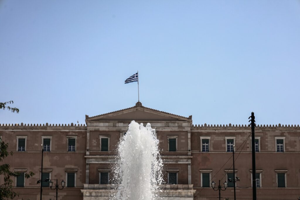 Εύσημα στην Ελλάδα για την ανάκτηση της επενδυτικής βαθμίδας
