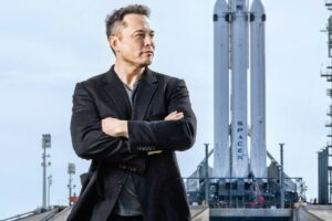 Έτοιμη για... εκτόξευση η SpaceX - Εξετάζει την πώληση μετοχών για αποτίμηση στα 350 δισ. δολ.