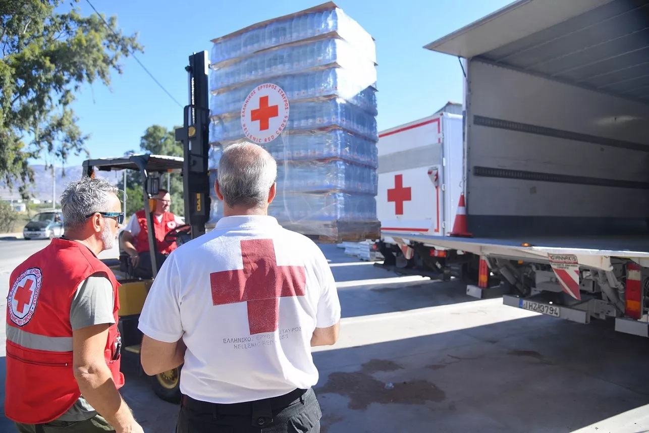 Ο Ελληνικός Ερυθρός Σταυρός ευχαριστεί τον ΟΠΑΠ - Απέστειλε στις πληγείσες περιοχές 100.000 μπουκάλια νερού
