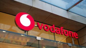 Vodafone Ελλάδας και Public ενώνουν τις δυνάμεις τους για νέες εμπορικές συνεργασίες