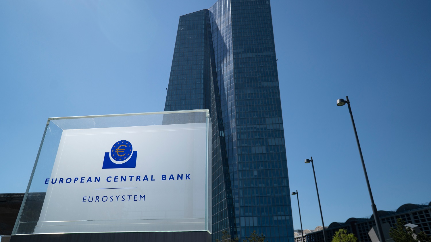 ΕΚΤ: Αντίθετη στην επιβολή έκτακτου φόρου στις ιταλικές τράπεζες