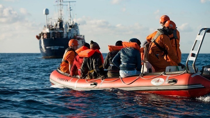 Ισπανία: Τουλάχιστον τρεις νεκροί και επτά αγνοούμενοι από ανατροπή σκάφους με μετανάστες
