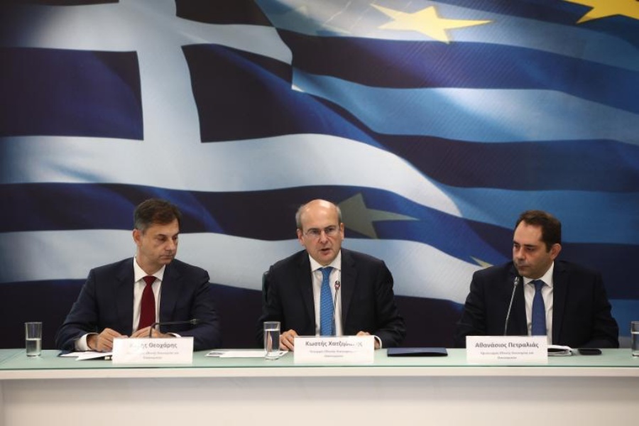 Χατζηδάκης: Στηρίζουμε το εισόδημα - Η ανεργία στα προ κρίσης επίπεδα