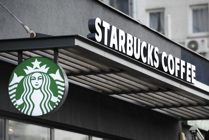 Starbucks: Βάζει δισεκατομμύρια στην επανάσταση της γρήγορης εξυπηρέτησης των πελατών