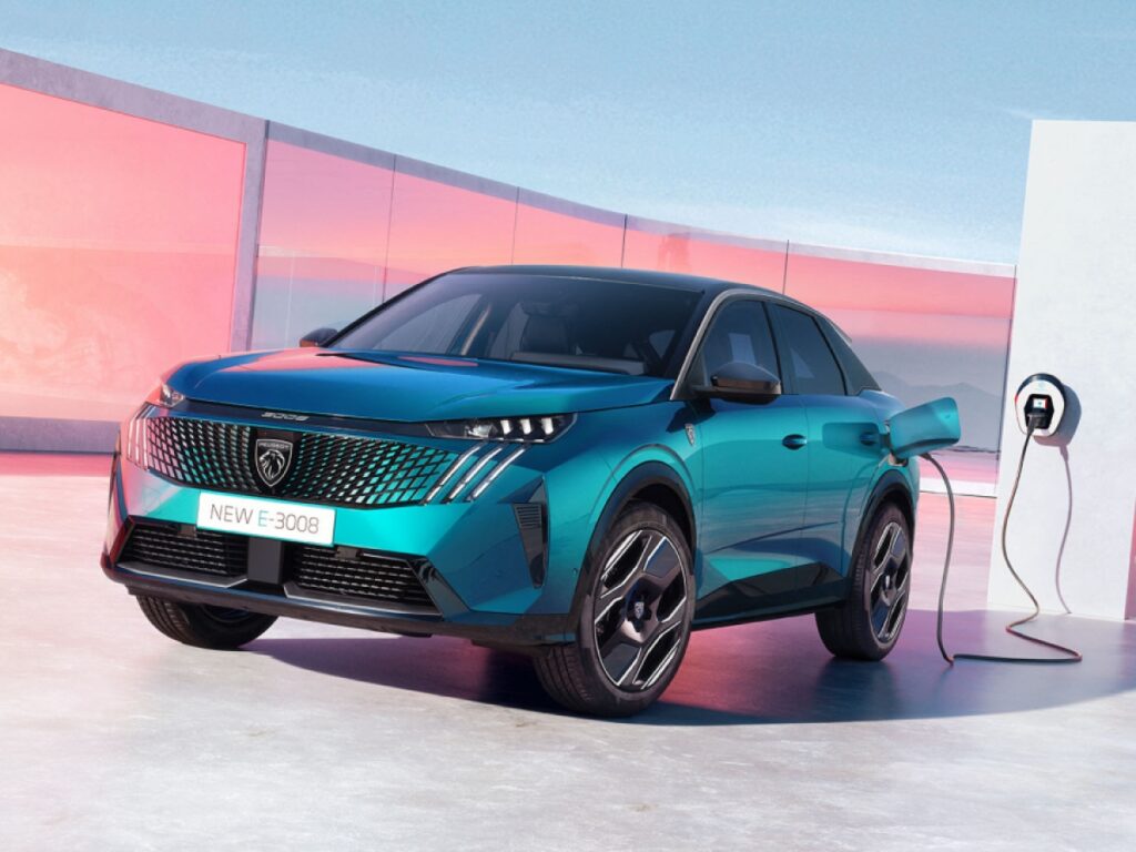 H Peugeot αποκαλύπτει το νέο Ε-3008