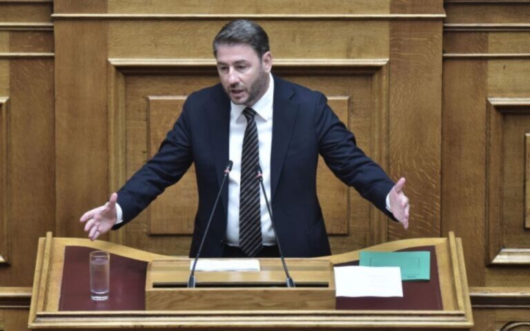 Ανδρουλάκης: Το ΠΑΣΟΚ καταψηφίζει το εργασιακό νομοσχέδιο