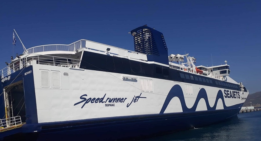 Δύο ναύτες του Tax Speedrunner Jet έπεσαν στη θάλασσα όσο έκαναν εργασίες στο πλοίο