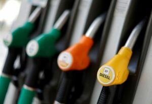 Γαλλία: Καύσιμα σε τιμή κόστους θα πωλούν δύο μεγάλες αλυσίδες σούπερ μάρκετ