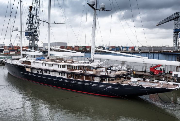 Τα 4 superyachts που άναψαν φωτιές στη Μεσόγειο - Οι δισεκατομμυριούχοι ιδιοκτήτες που έκαναν θραύση αυτό το καλοκαίρι