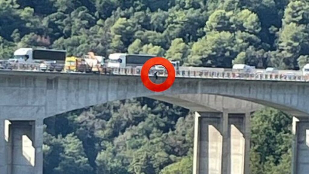Γαλλία: Ποδοσφαιριστής της Νις απειλεί να αυτοκτονήσει