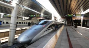 Κίνα: Εγκαινίασε την πρώτη υπερπόντια σιδηροδρομική γραμμή για τρένα υψηλής ταχύτητας