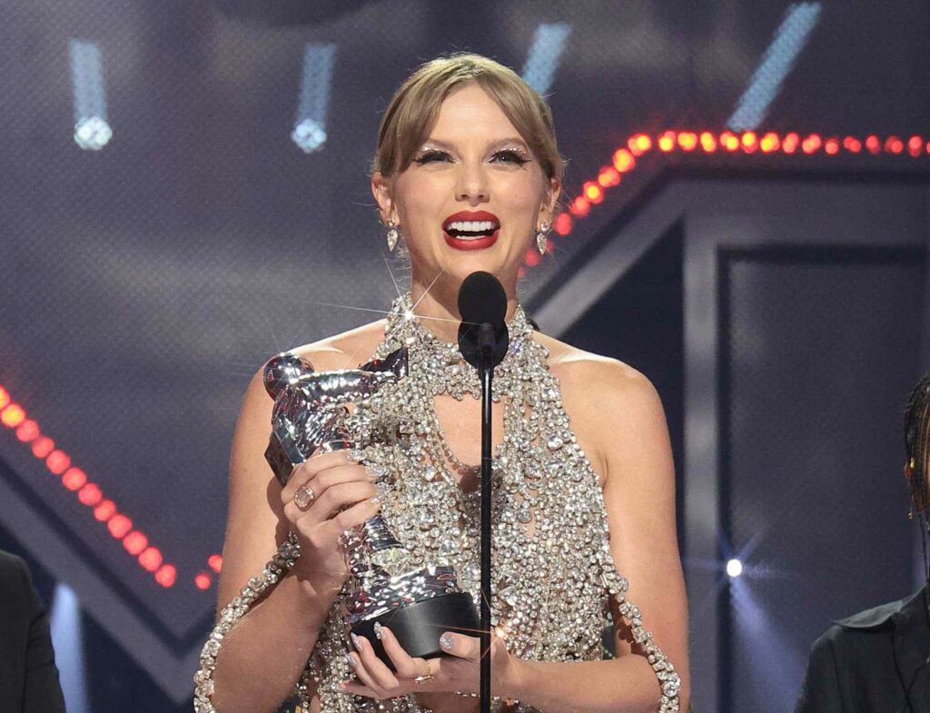 230913132223_taylor-swift-vmas-636fabd3f21e4c88980b21bd0863dbbb
