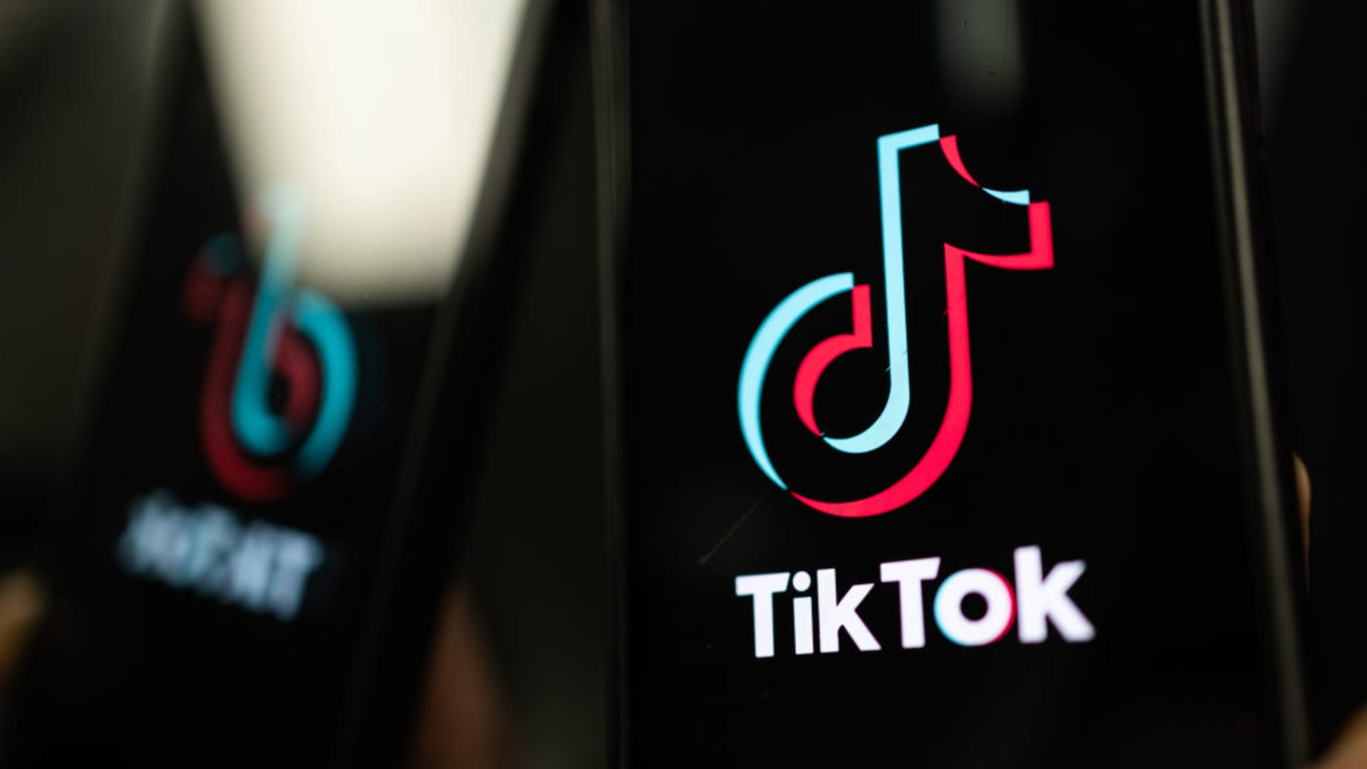 Το TikTok διέρρευσε προσωπικά δεδομένα ανηλίκων και η ΕΕ απάντησε με ηχηρό πρόστιμο