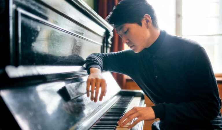 Ο σταρ του πιάνου Seong-Jin Cho έρχεται για ένα ρεσιτάλ στο Μέγαρο Μουσικής Αθηνών